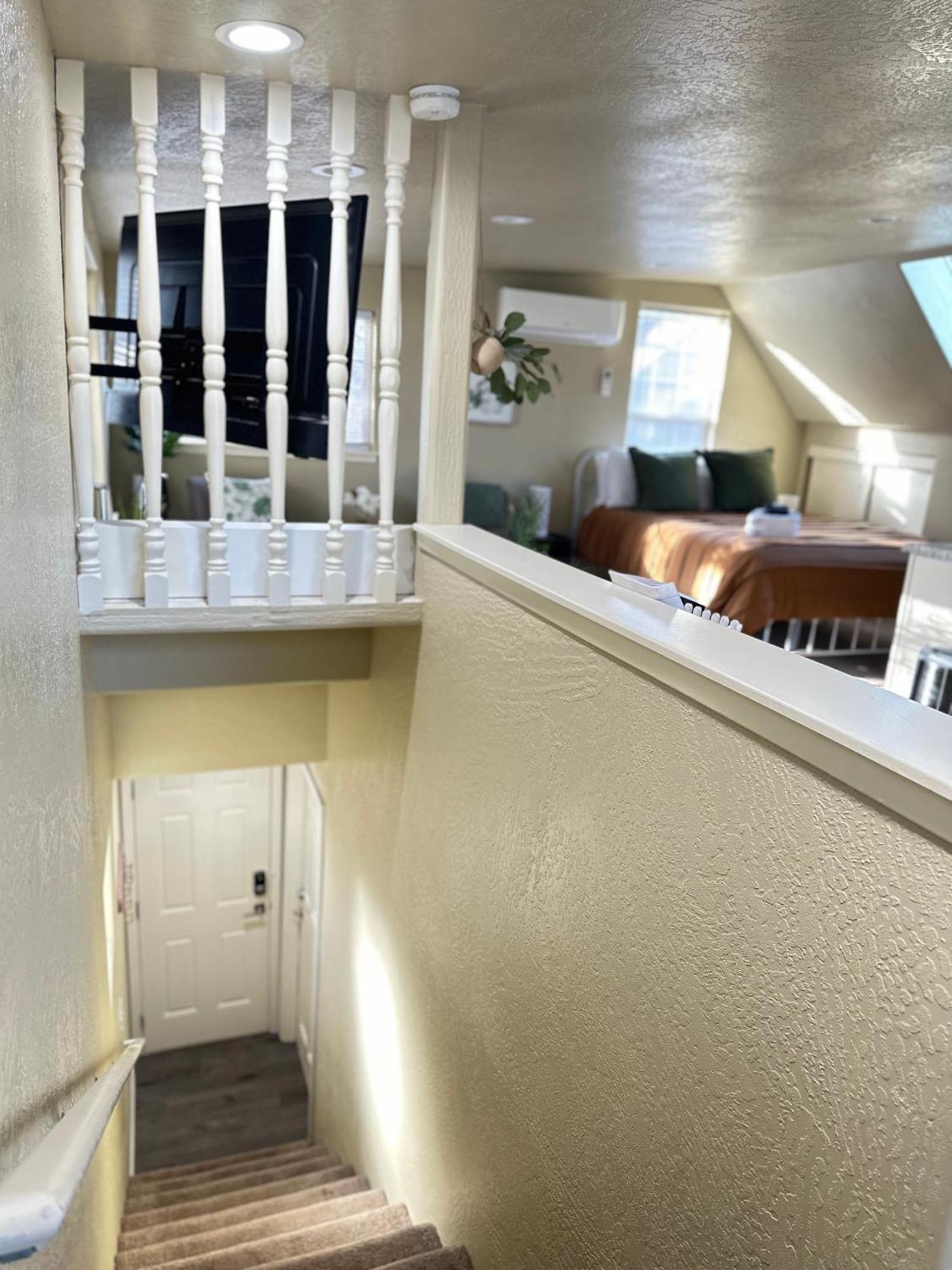 Near Downtown- Kitchen-Washerdryer-Parking Медфорд Екстериор снимка